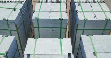 泉州 芝麻白花岗岩5公分地铺石 花岗岩厂家工厂装车日常