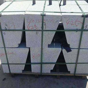 泉州 芝麻白异形坐凳，石凳