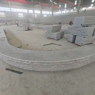 泉州 芝麻白异形坐凳，自然面光面弧形加工