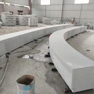 泉州芝麻白花岗岩石板材 园林光面弧形坐凳