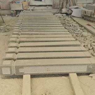 泉州 芝麻白异形加工雕刻-栏杆大柱，方柱