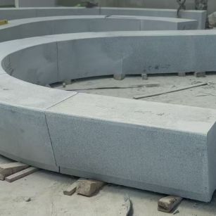 泉州 芝麻白花岗岩光面弧形坐凳