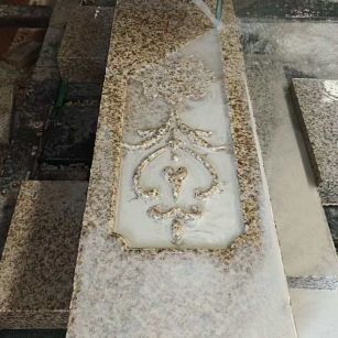 泉州 黄金麻花岗岩异形加工雕刻栏杆大柱