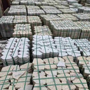 泉州 黄金麻白麻花岗岩荔枝面地铺石(冰裂纹)