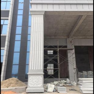 泉州 芝麻白光面花岗岩门楼大柱（罗马柱）配雕花底座