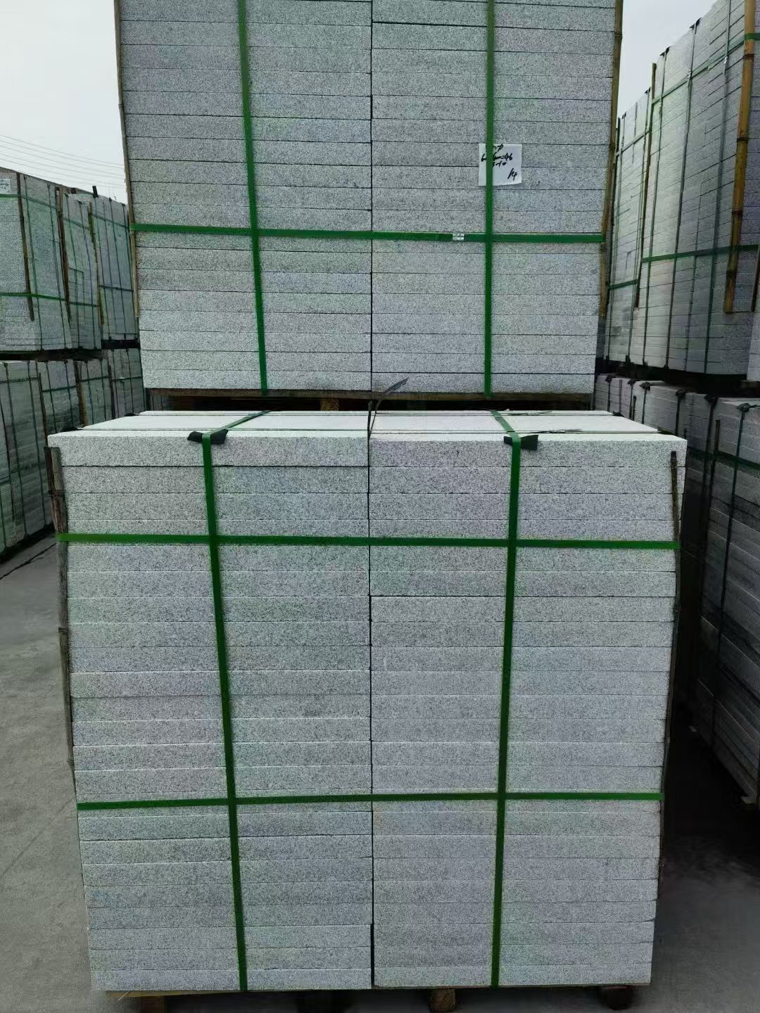 泉州 芝麻白火烧，园林广场市政工程地铺石，1.8~5.0厚均有现货