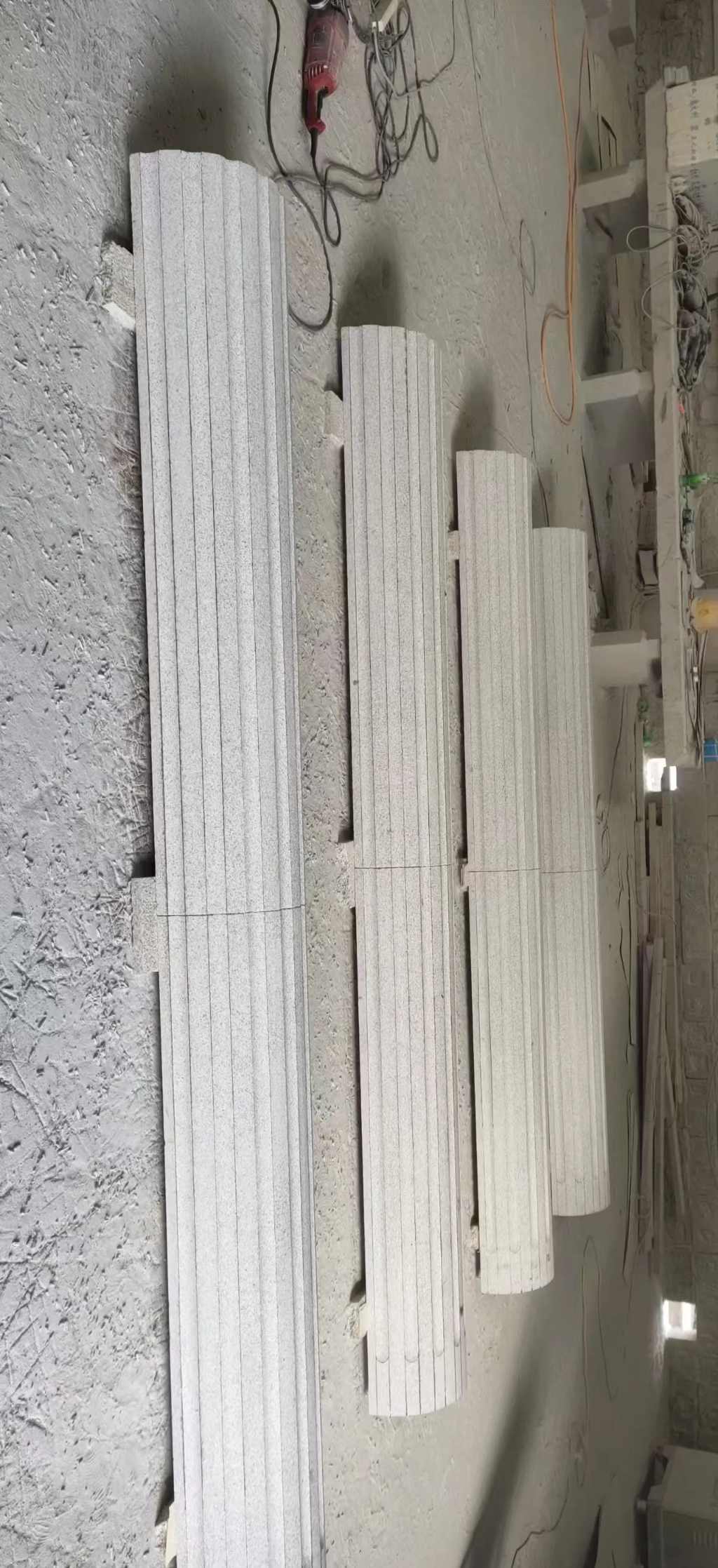 泉州 花岗岩厂家带你看白麻花岗岩门楼大柱柱皮