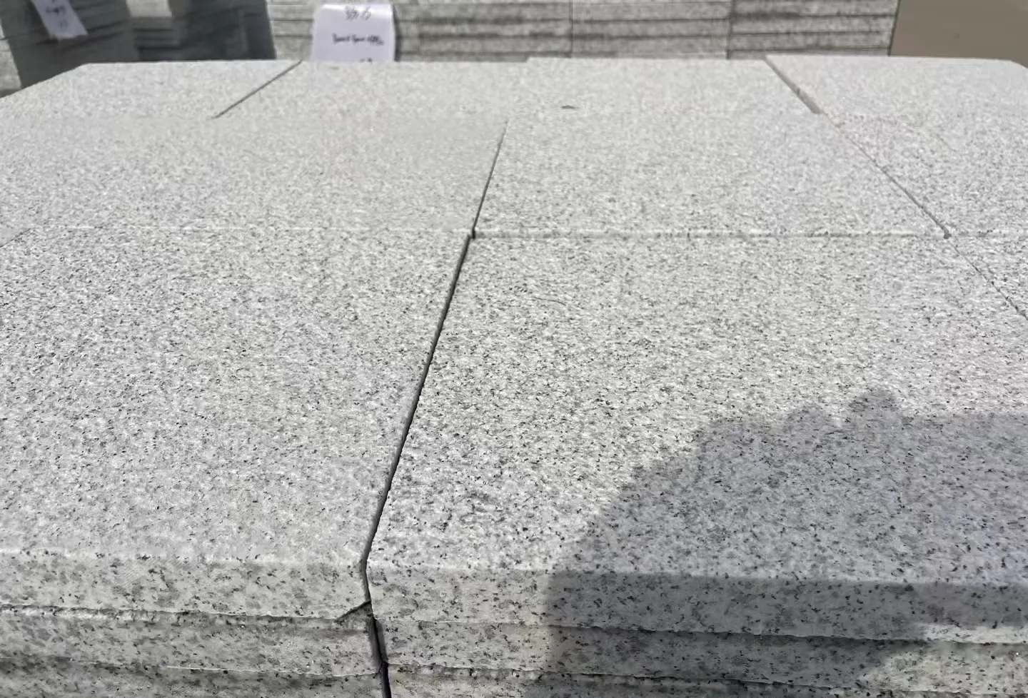 泉州 白麻花岗岩石材推荐 荔枝面地铺石