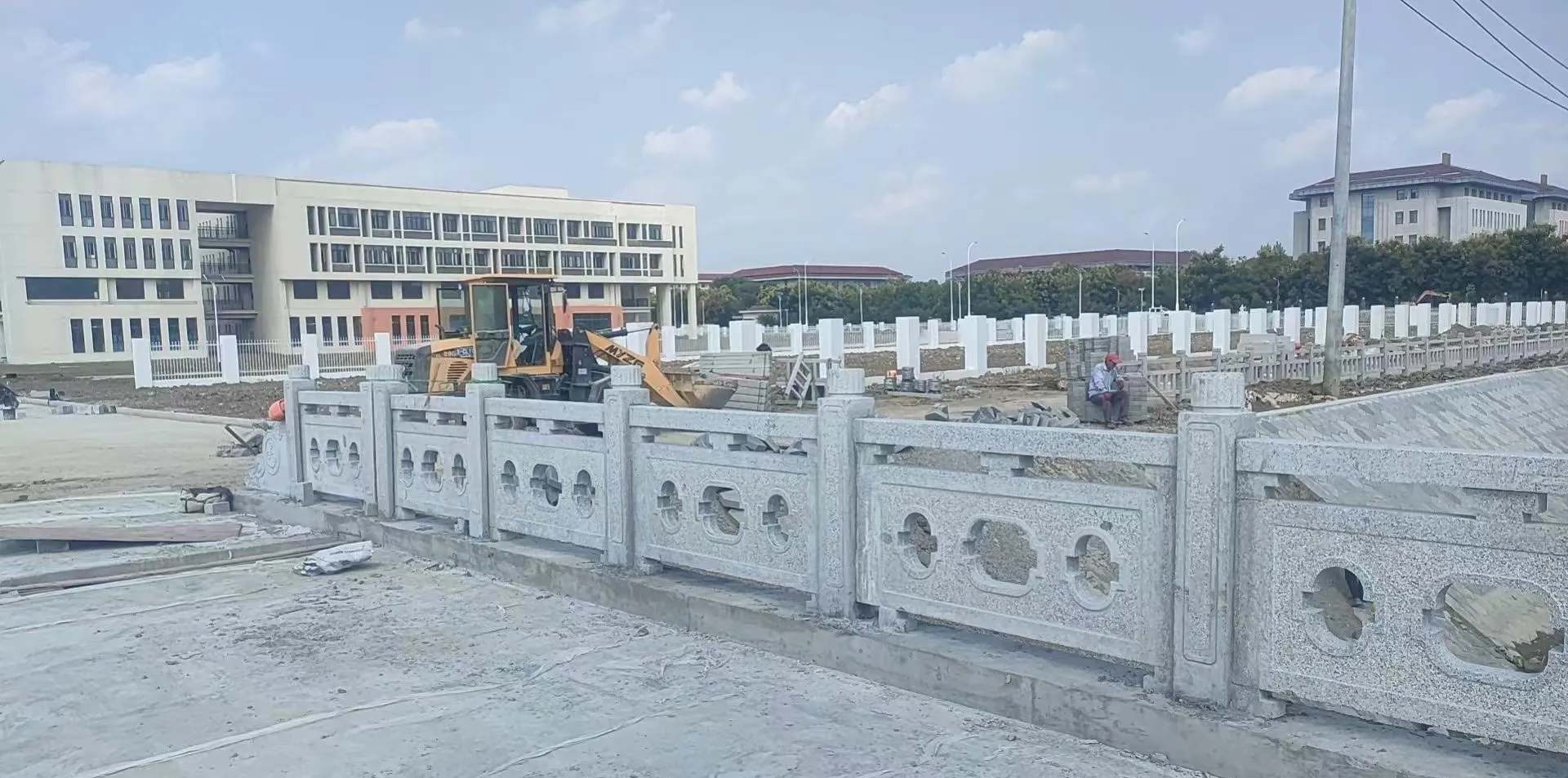 泉州 白麻花岗岩荔枝面河道栏杆