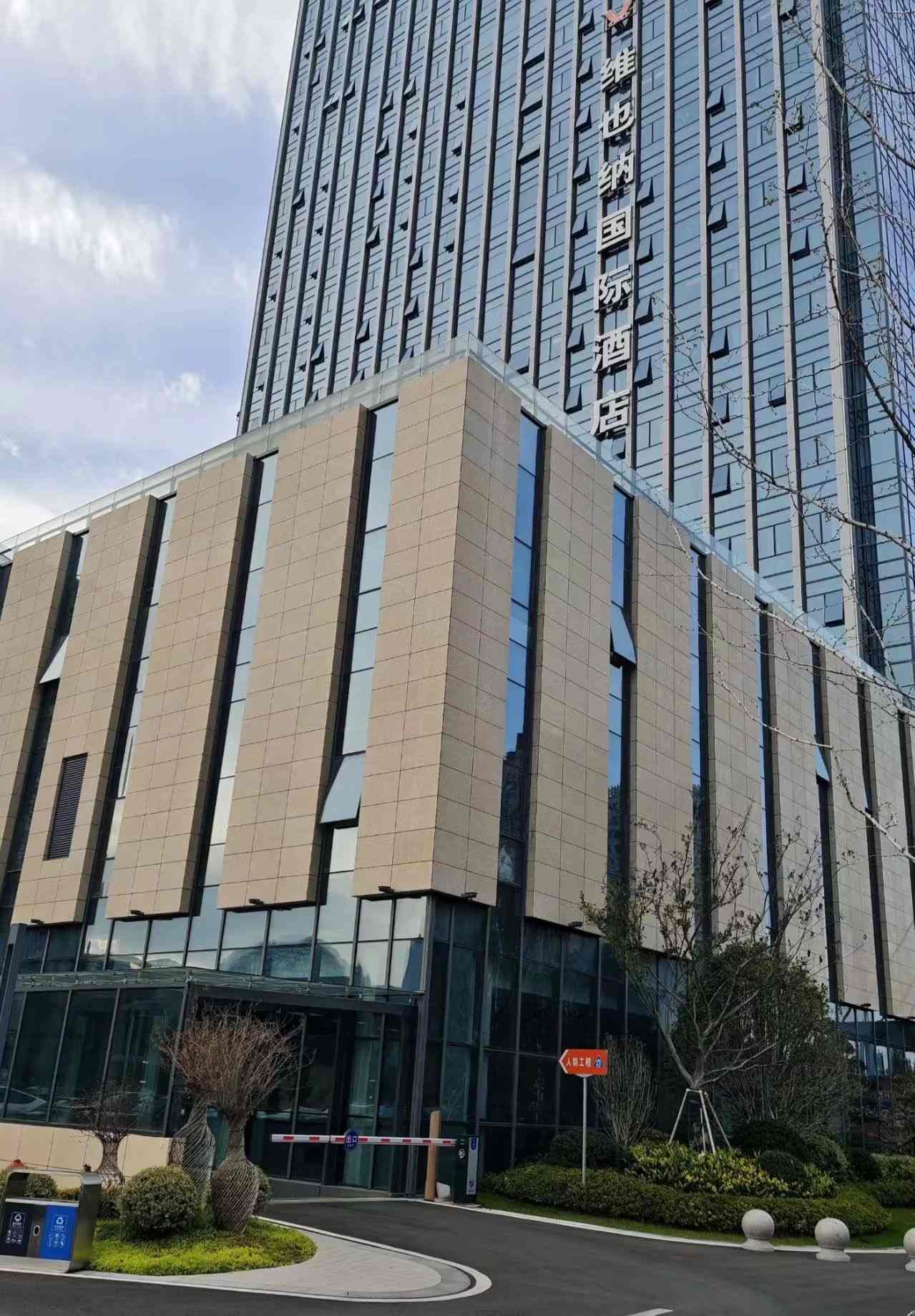 泉州 黄金麻花岗岩外墙干挂