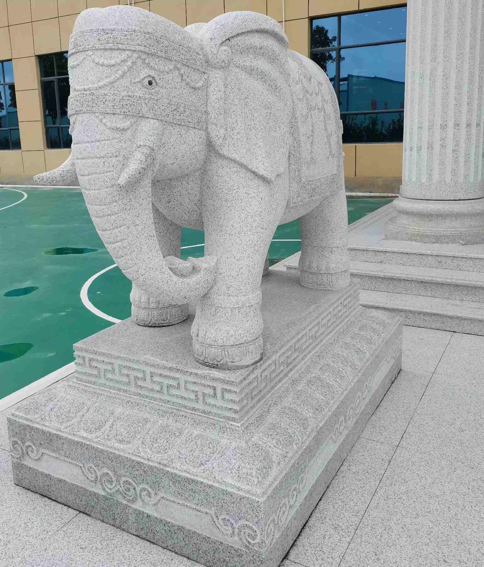 泉州 白麻花岗岩动物异形石雕-大象