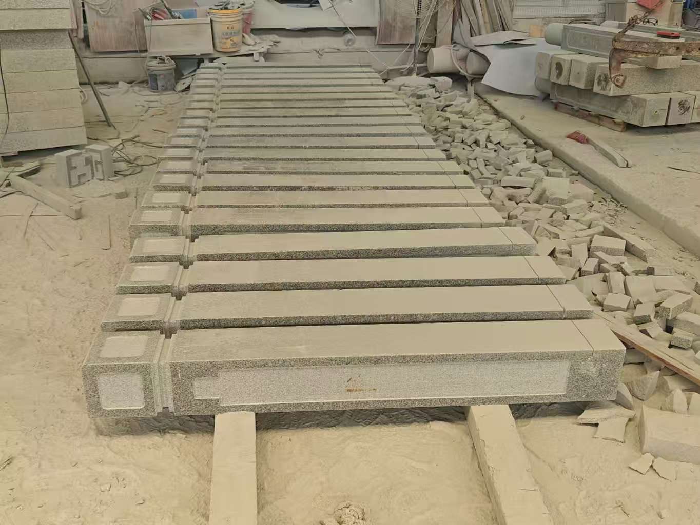 泉州 芝麻白异形加工雕刻-栏杆大柱，方柱