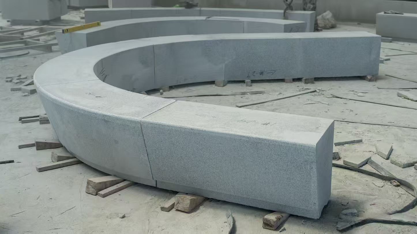 泉州 芝麻白花岗岩光面弧形坐凳