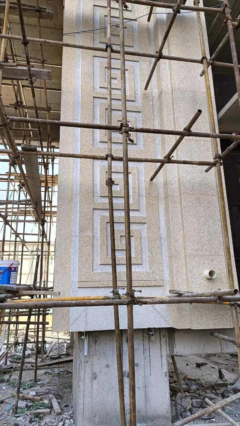 泉州 黄金麻花岗岩别墅外墙干挂回纹造型效果