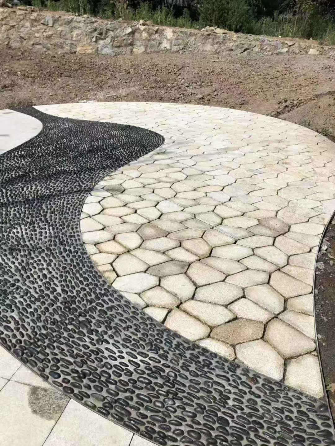 泉州 黄金麻冰裂纹地铺石工地铺装案例