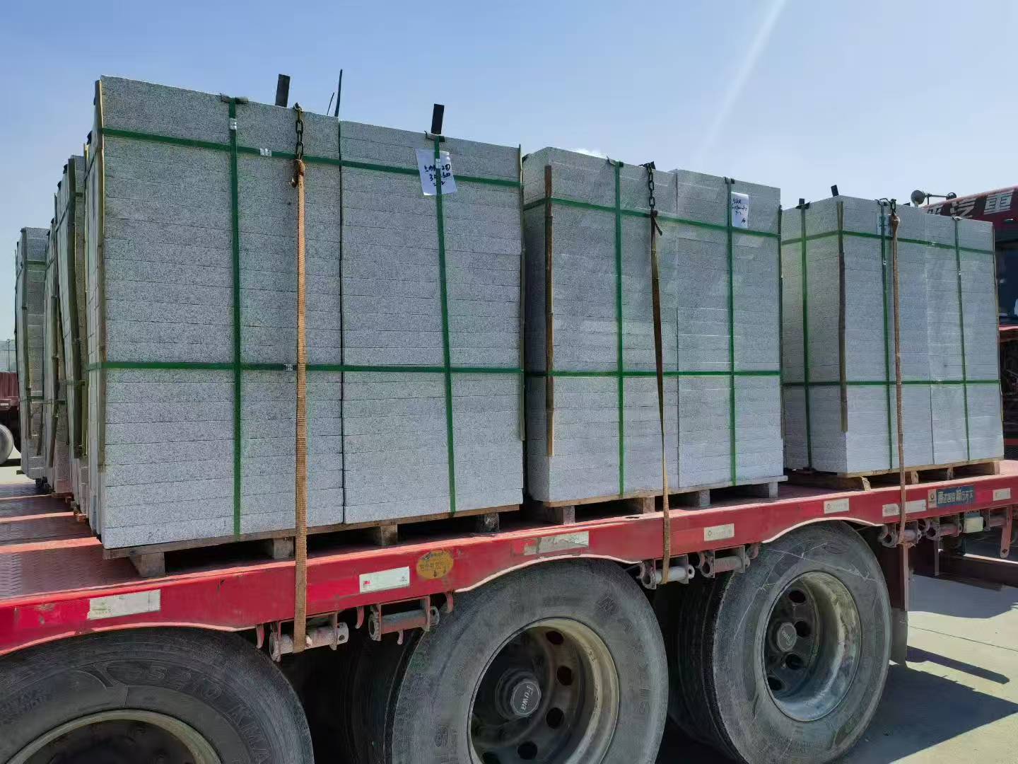 泉州芝麻白花岗岩出货日常地铺石