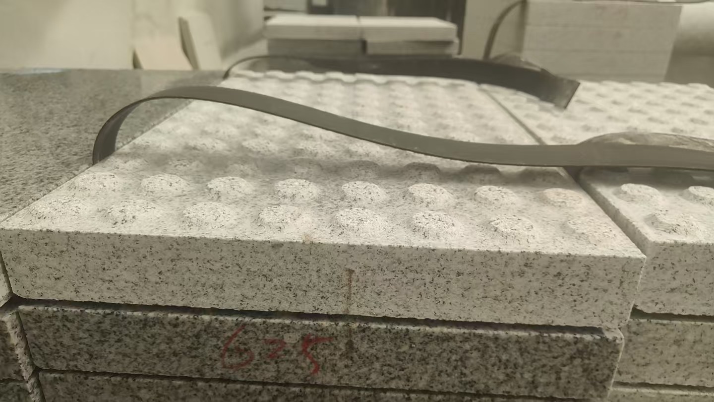 泉州 芝麻白花岗岩6.0公分荔枝面五轴加工雕刻盲点