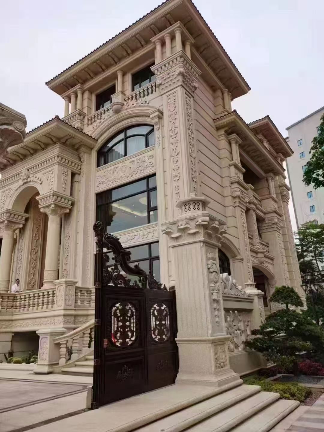 泉州 黄金麻花岗岩别墅外墙干挂效果展示